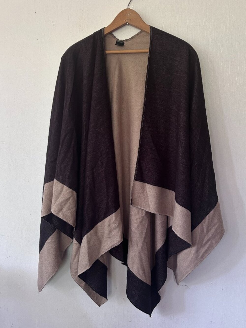 Amanda Blu Viscose Shawl Poncho Cape Womens One Size Navy Beige Coastal Grandma
